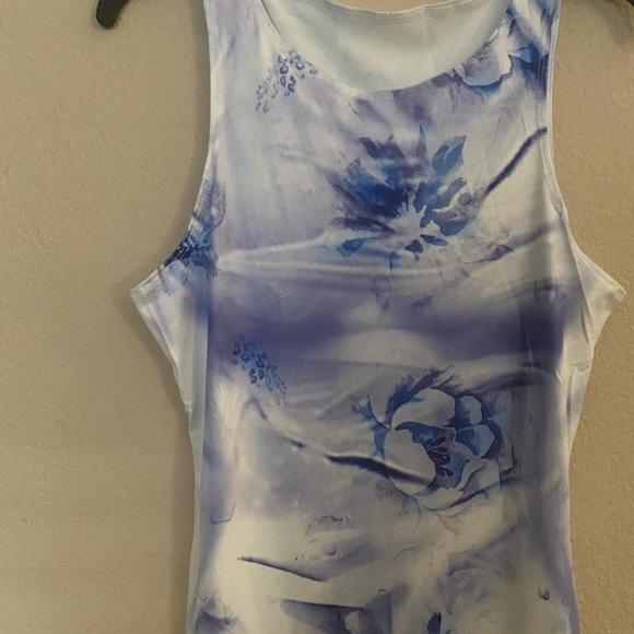 Elegant Blue Floral Maxi Dress - Picture 9 of 10